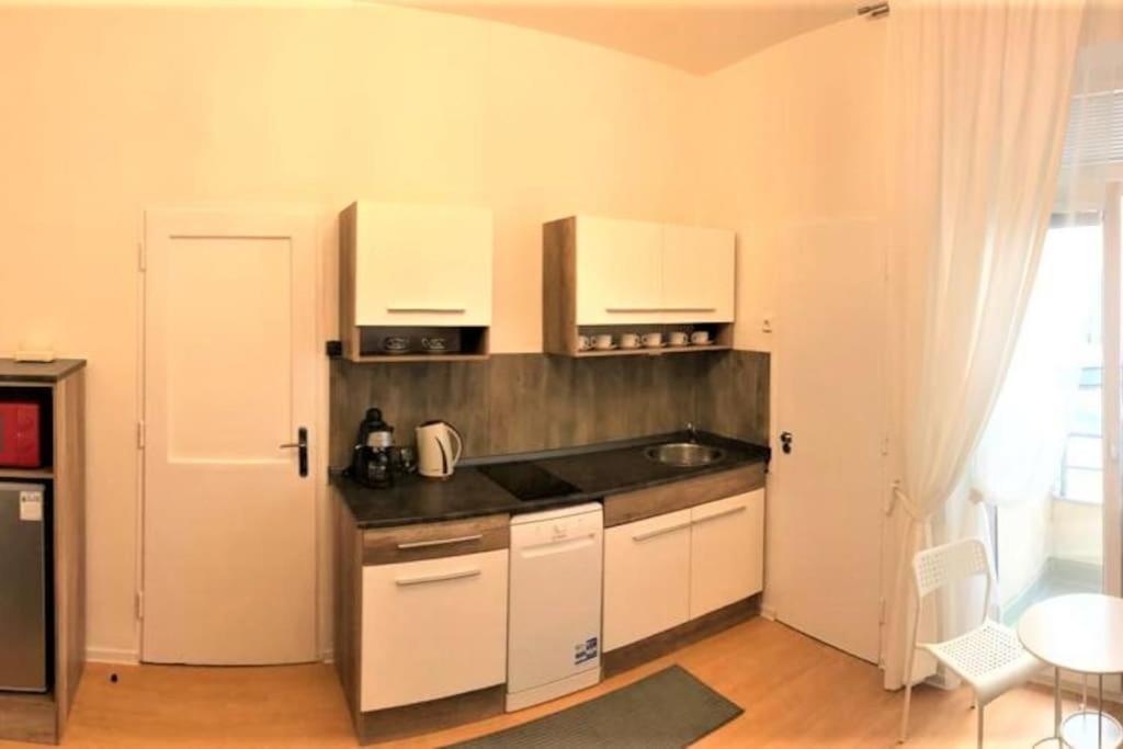Apartment By The Museum Прага Экстерьер фото